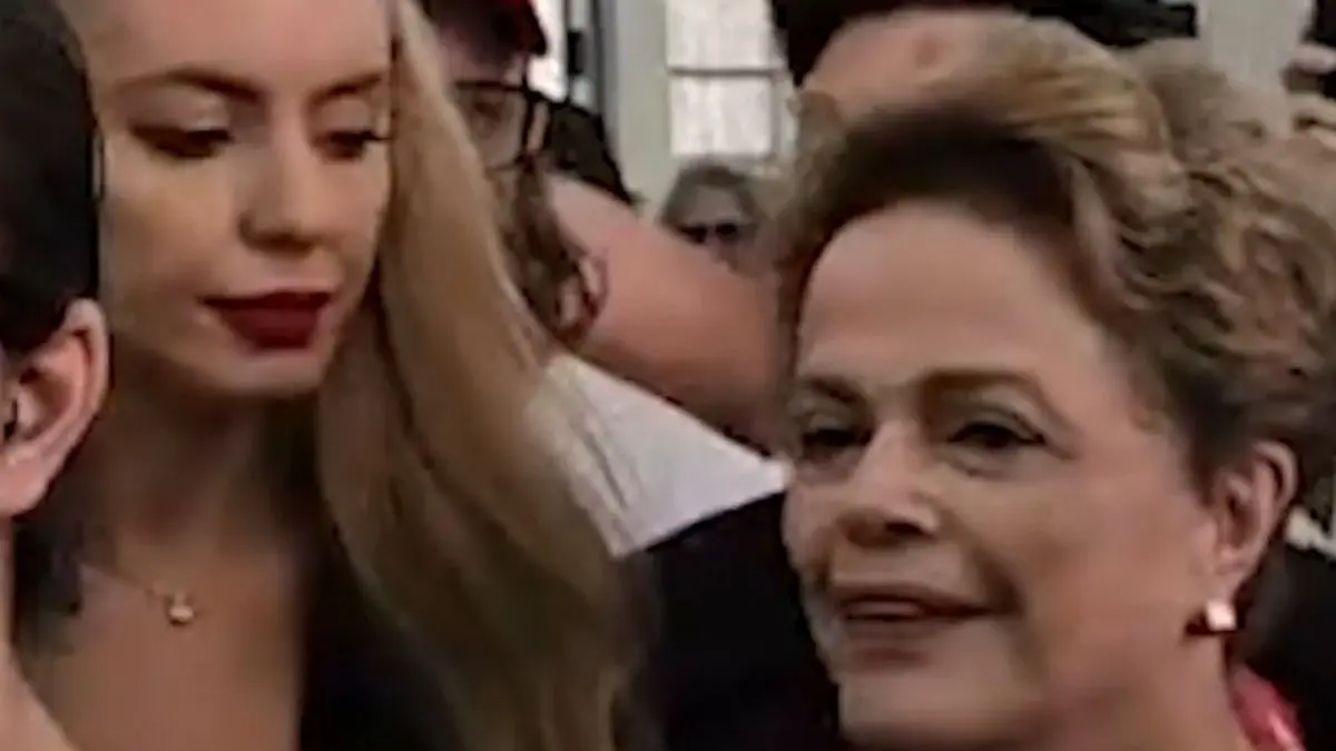 Dilma vota em Belo Horizonte com vaias e gritos