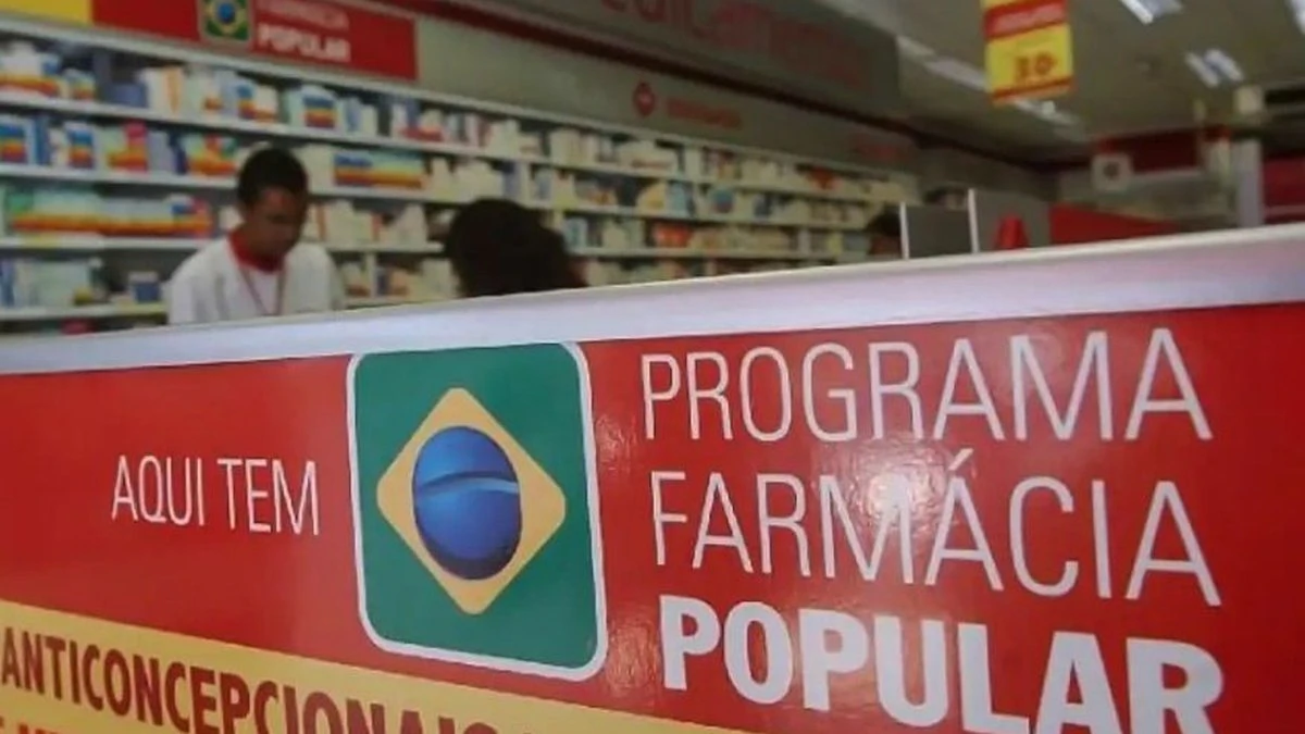 Flávio Bolsonaro nega acabar Farmácia Popular