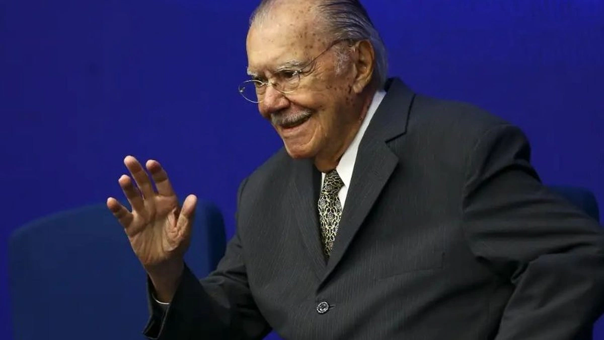 José Sarney internado em UTI no Maranhão