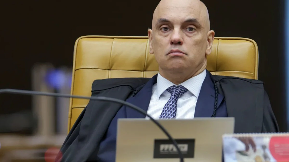 Moraes recebe Andrei e cúpula da PF em encontro