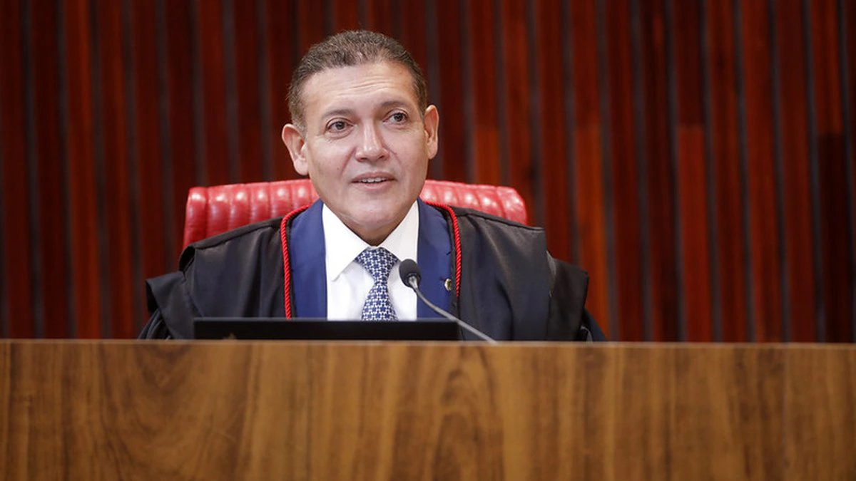 TSE analisa canal Lula no WhatsApp agora